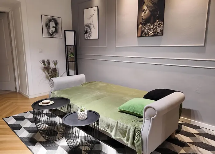 Cozy - U3 Johnstrasse & Stadthalle ウィーン